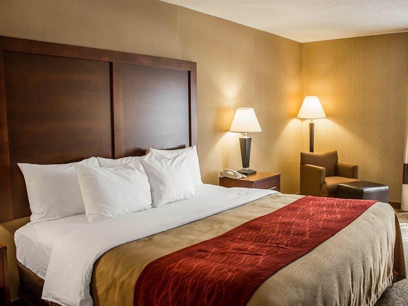 Clarion Pointe Research Triangle Park Durham Hotel Екстериор снимка