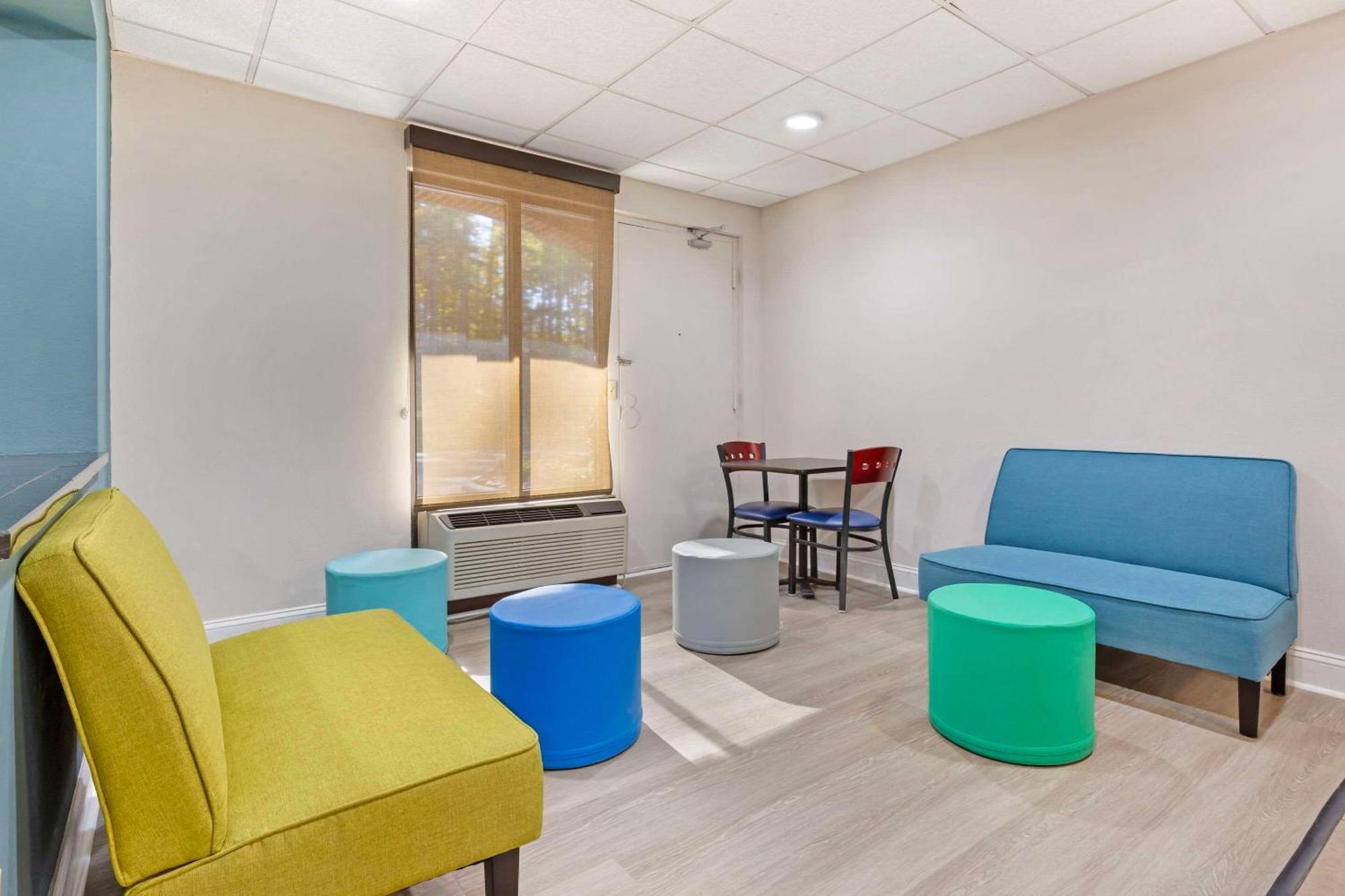 Clarion Pointe Research Triangle Park Durham Hotel Екстериор снимка