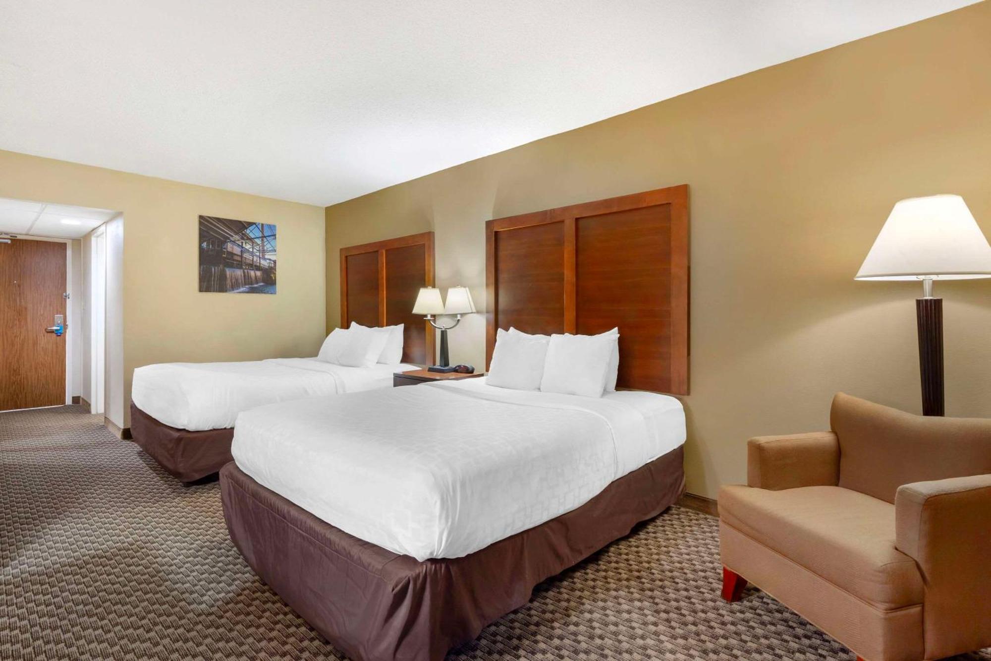 Clarion Pointe Research Triangle Park Durham Hotel Екстериор снимка
