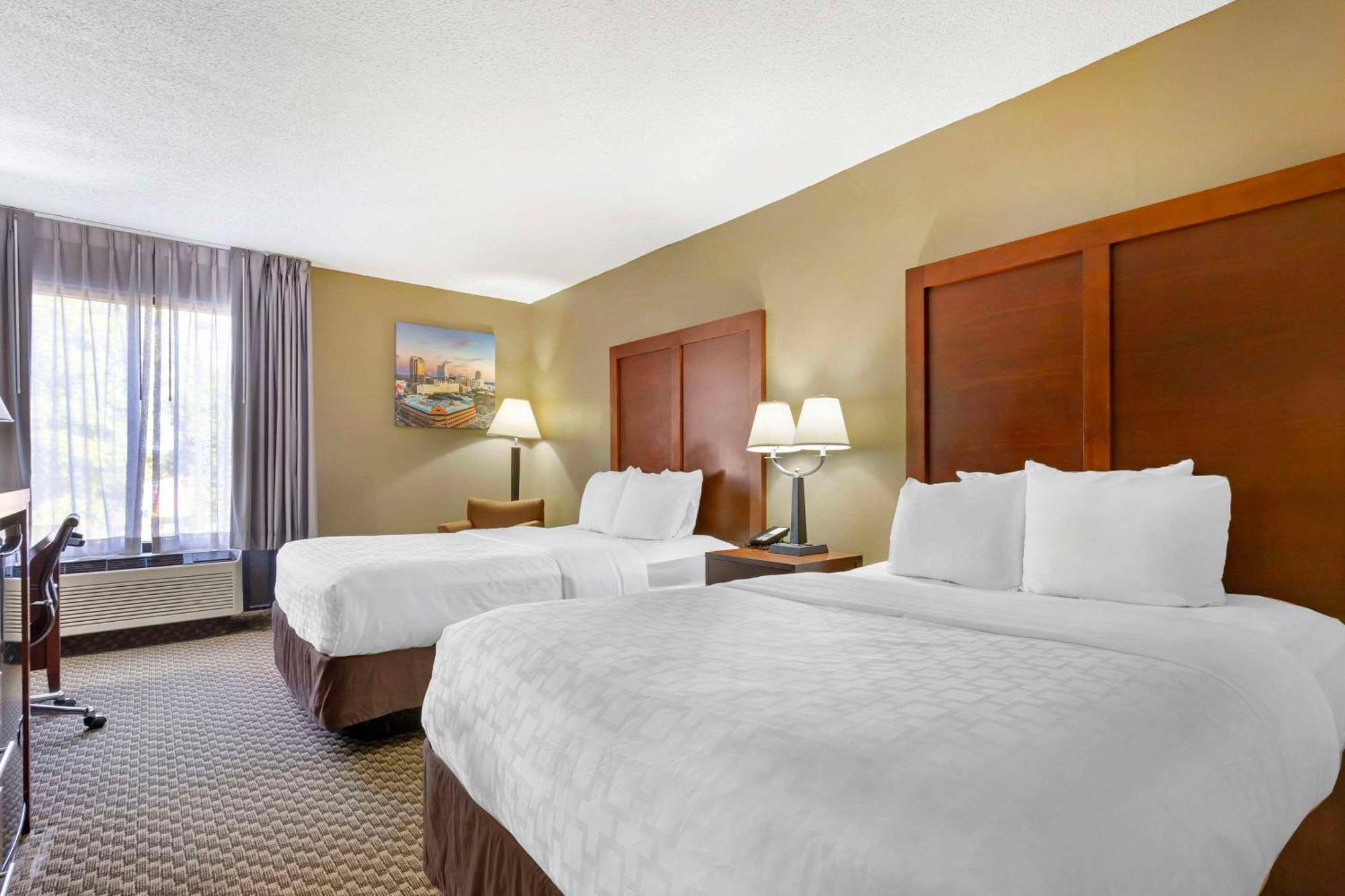 Clarion Pointe Research Triangle Park Durham Hotel Екстериор снимка