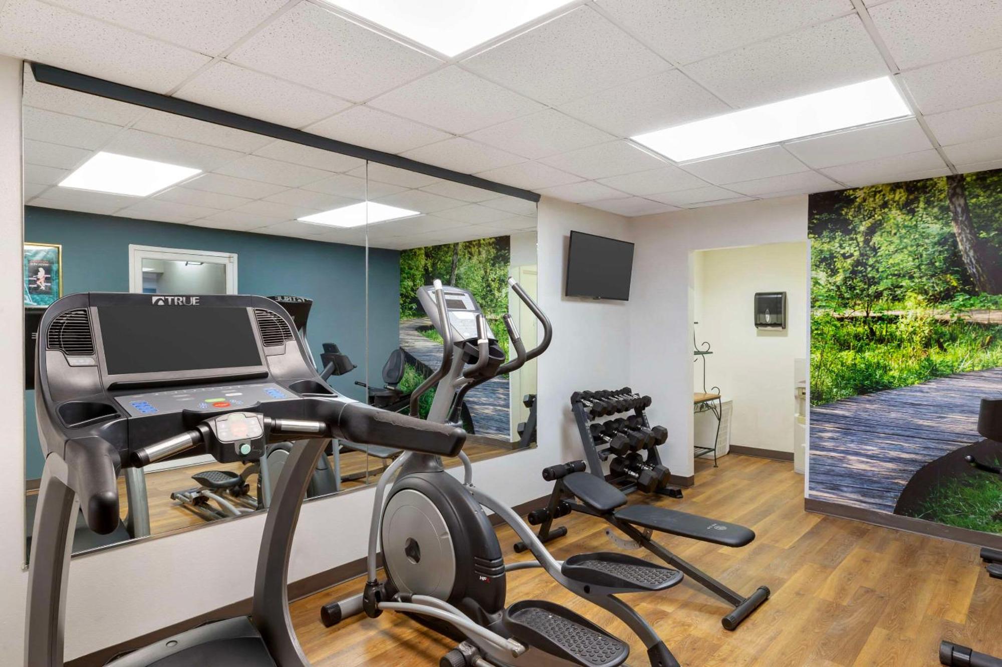 Clarion Pointe Research Triangle Park Durham Hotel Екстериор снимка