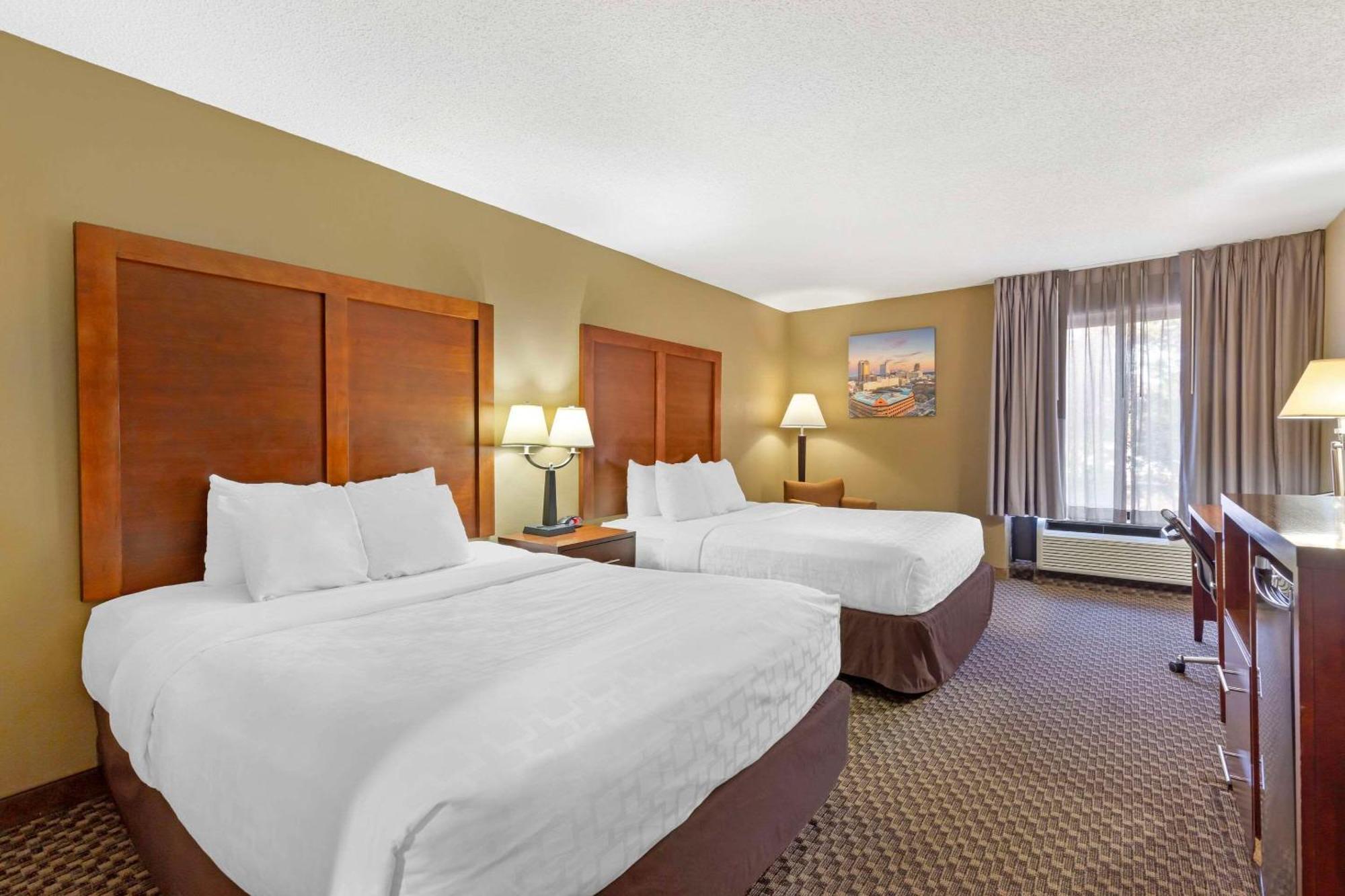 Clarion Pointe Research Triangle Park Durham Hotel Екстериор снимка